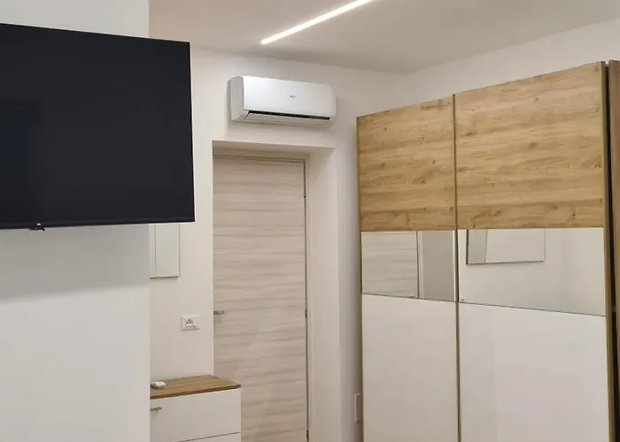 Hotel Mediterraneo *